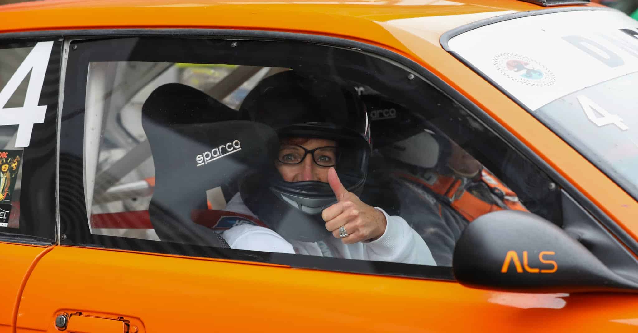 5733953471099388775 Bedrijfsuitje rijden op het circuit