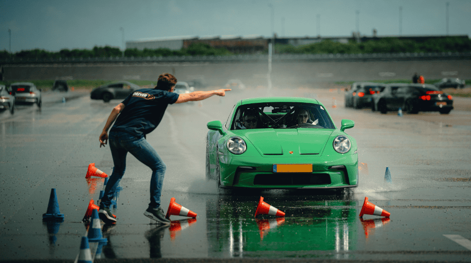 Beeld GT3 Bedrijfsuitje rijvaardigheidstraining
